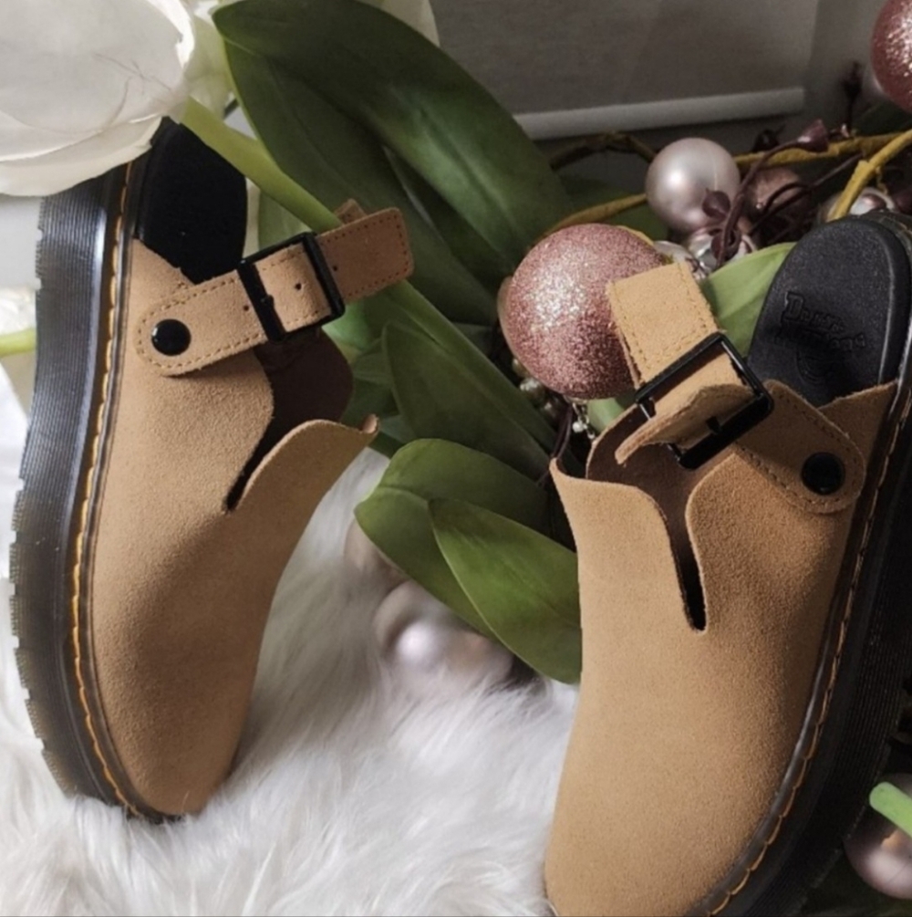 Doc Dr. Martens Carlson Slingback Clogs Mules  Women's Color Warm Sand New